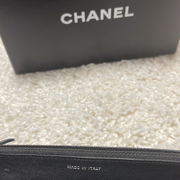 CHANEL Timeless Classic Wallet on a Chain - Picture 6 of 11